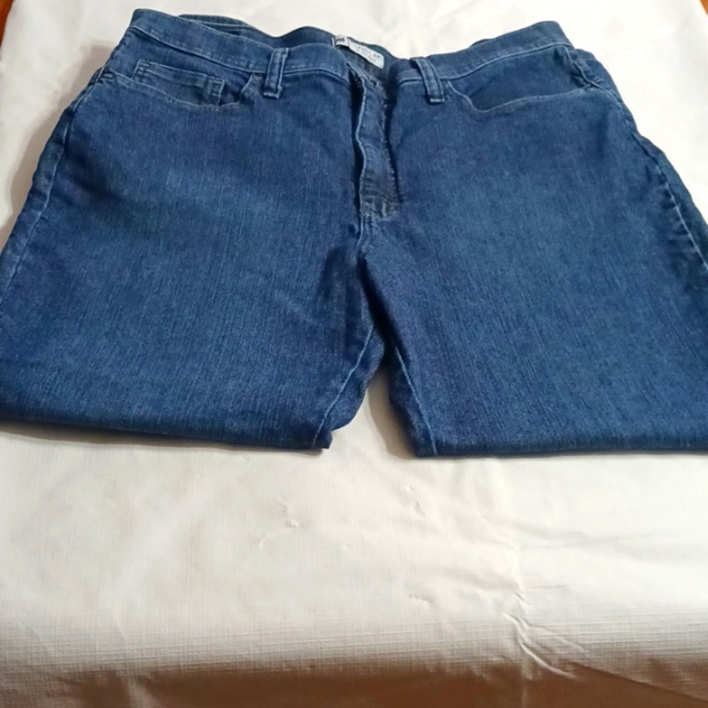 Lee Jean's boot cut Classic fit at the waist.  16 petite. Dark Blue wide leg.